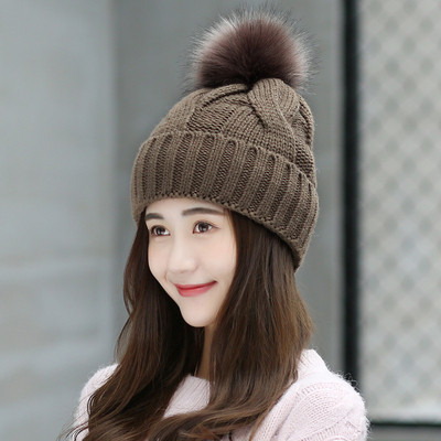 Μοντέρνο γυναικείο καπέλο με πούλκο σε διάφορα χρώματα