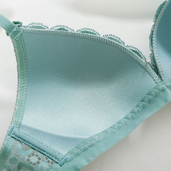 Set de lenjerie din dantelă în patru culori