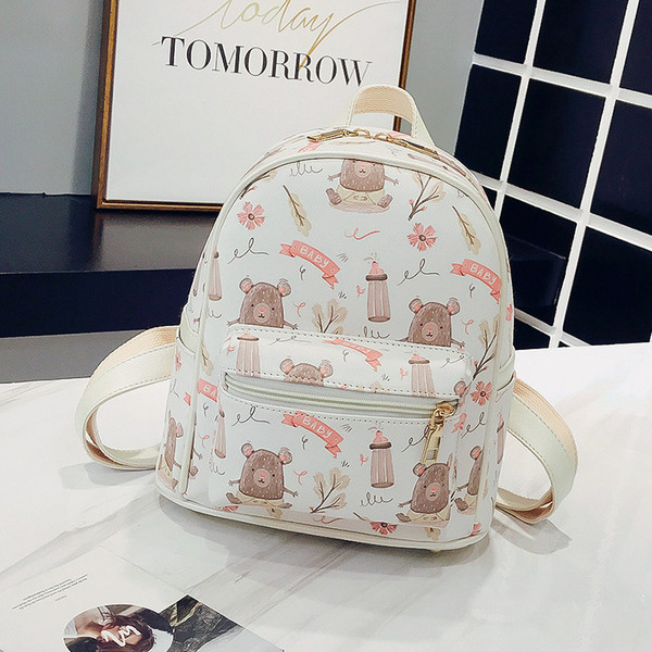 Модерна дамска раница с различна апликация от еко кожа