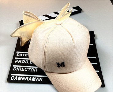 Актуална дамска шапка с козирка и панделка в различни цветове