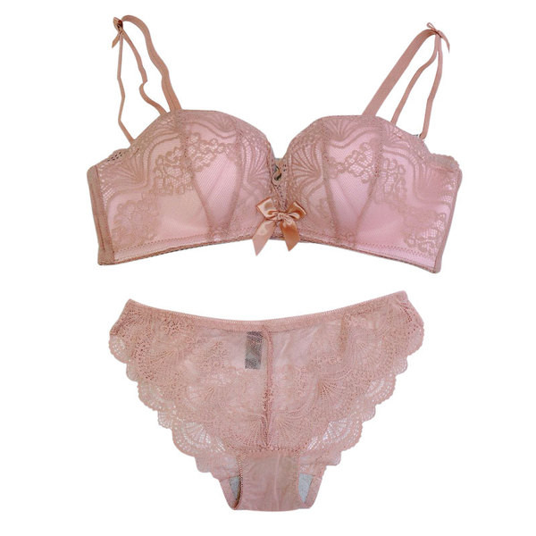 Μοντέρνα γυναικεία εσώρουχα σε τρία χρώματα