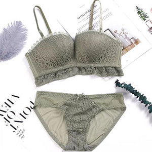 Κομψό εσώρουχο δαντέλα σε διάφορα χρώματα