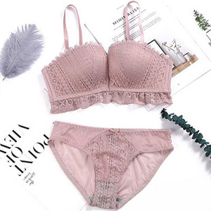 Κομψό εσώρουχο δαντέλα σε διάφορα χρώματα