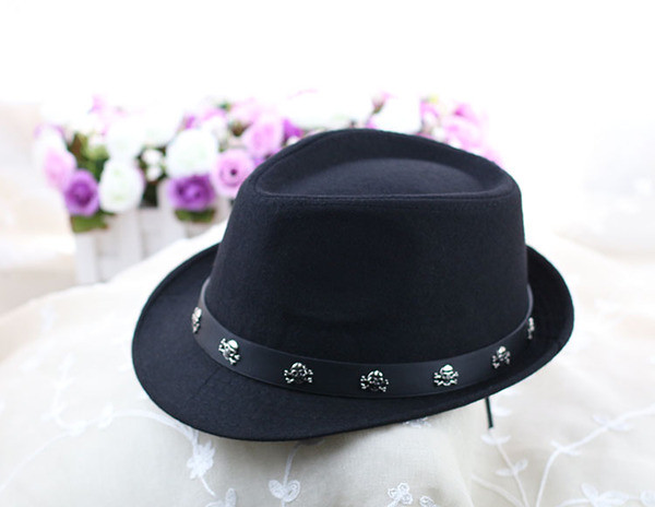 Modern retro sapka két színben