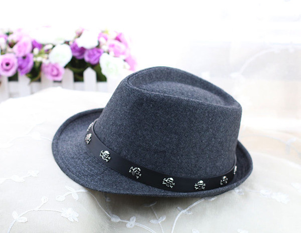 Modern retro sapka két színben