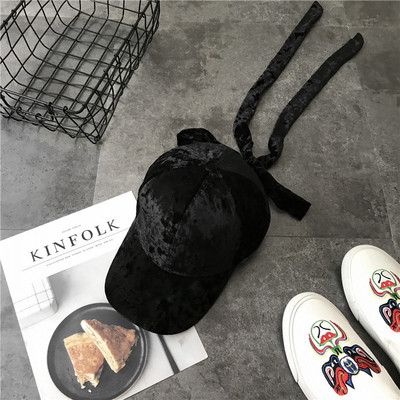 Μοντέρνο καπέλο με και συνδέσμους σε διάφορα χρώματα