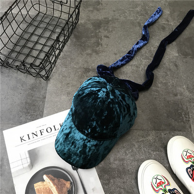 Μοντέρνο καπέλο με και συνδέσμους σε διάφορα χρώματα