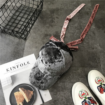 Μοντέρνο καπέλο με και συνδέσμους σε διάφορα χρώματα