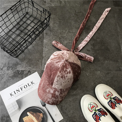 Μοντέρνο καπέλο με και συνδέσμους σε διάφορα χρώματα