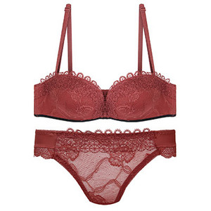 Set dama in trei culori cu dantela