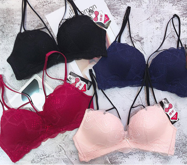 Стилен комплект дамско бельо в четири цвята