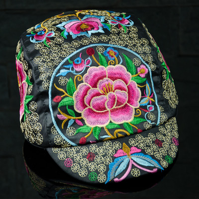 Γυναικείο φόρεμα  με διαφορετικό κέντημα