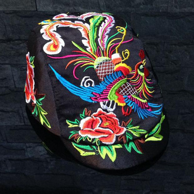 Γυναικείο φόρεμα  με διαφορετικό κέντημα