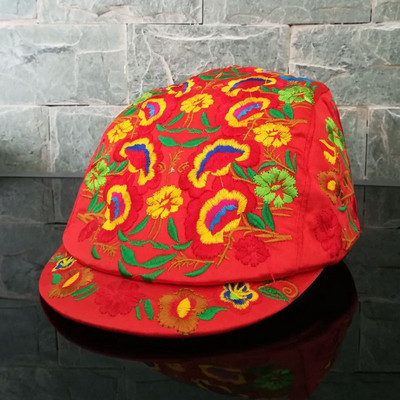 Γυναικείο φόρεμα  με διαφορετικό κέντημα