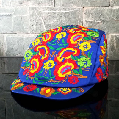 Γυναικείο φόρεμα  με διαφορετικό κέντημα