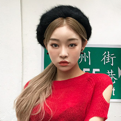 Pălărie modernă de puf pentru femei în diferite culori - două modele