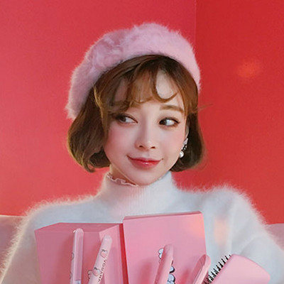 Pălărie modernă de puf pentru femei în diferite culori - două modele