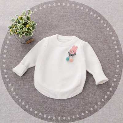 Модерен детски пуловер в бял и розов цвят с 3D декорация