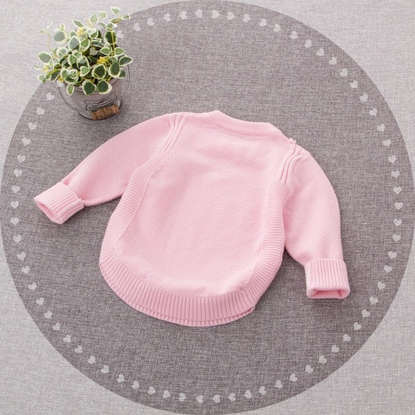 Модерен детски пуловер в бял и розов цвят с 3D декорация