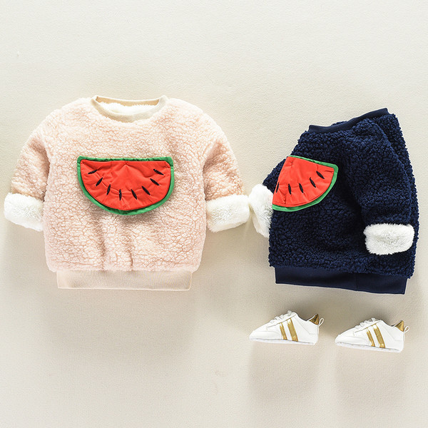 Pulover moale pentru copii cu diverse aplicatii