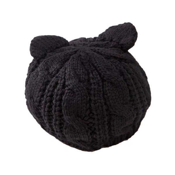 Pălărie modernă pentru femei tricotată cu element 3D