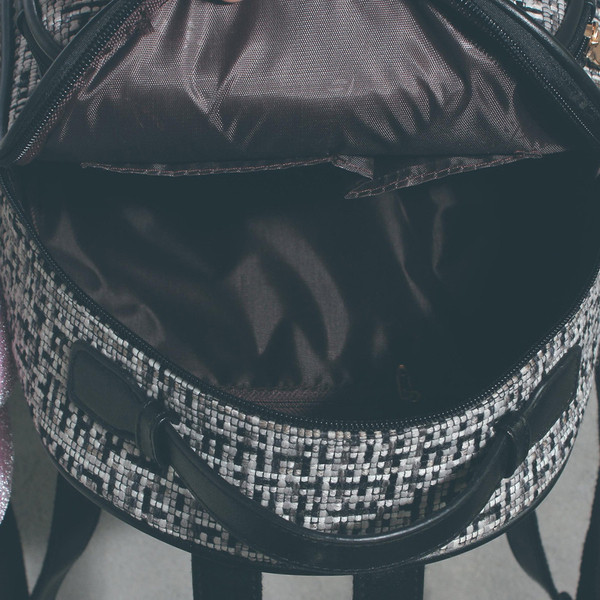 Нов модел дамска раница с висулка в три цвята