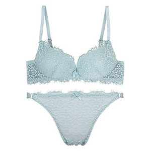 Εσώρουχα σε τρία χρώματα