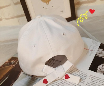 Palarie casual de dama cu vizor in alb si negru