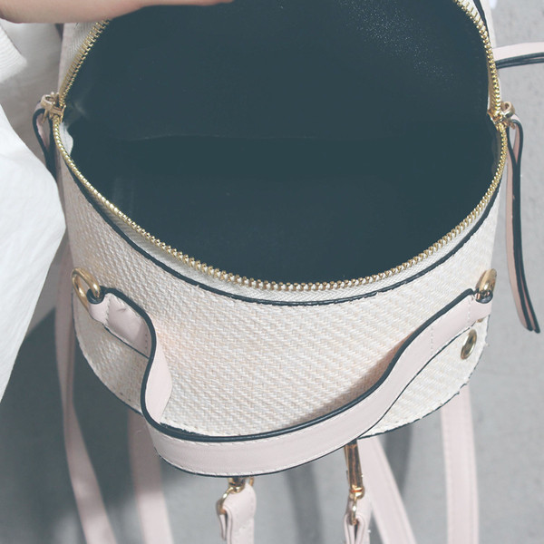 Rucsac de dama model casual cu broderie in doua modele si culori