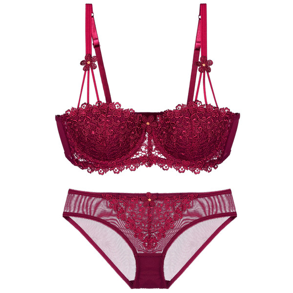 Μοντέρνο σετ εσωρούχων με ιμάντες