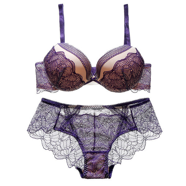 Комплект дамско бельо с дантела в три цвята