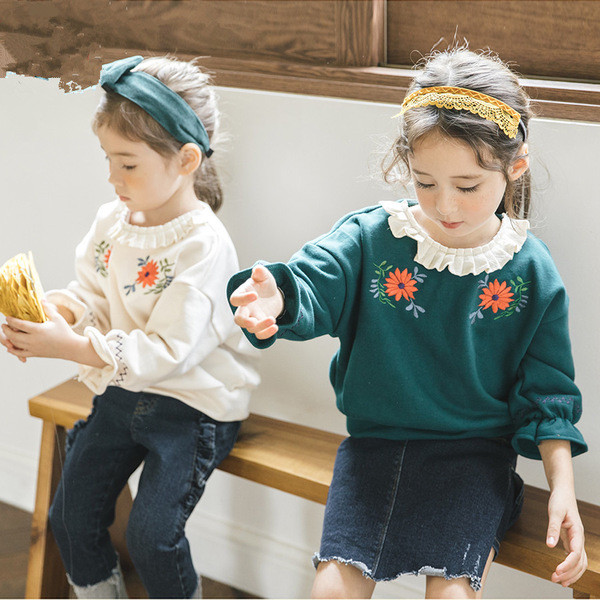 Μοντέρνα παιδική μπλούζα για κορίτσια με λουλούδια σε δύο χρώματα