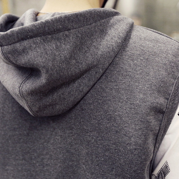 Мъжки спортно-ежедневен елек в няколко цвята с качулка