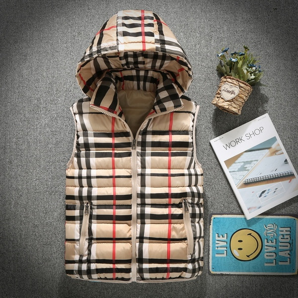 Мъжки цветен елек подходящ за ежедневие