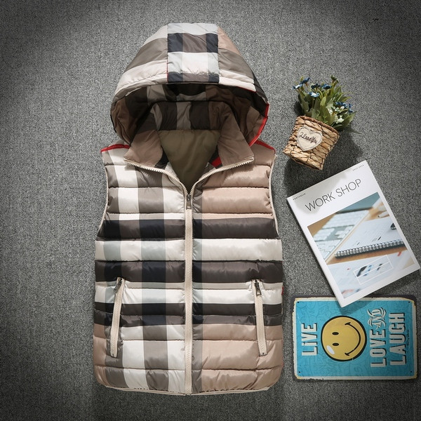 Мъжки цветен елек подходящ за ежедневие