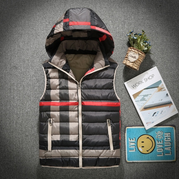 Мъжки цветен елек подходящ за ежедневие