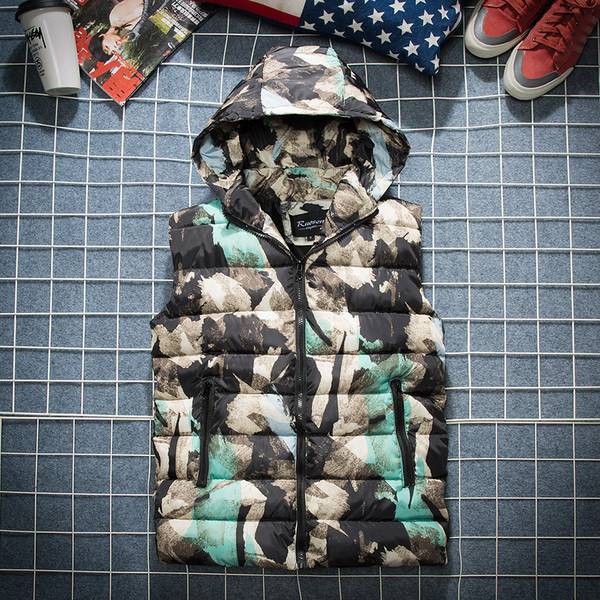 Елек в светъл камуфлажен десен 