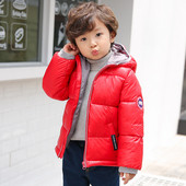 Geaca moderna pentru copii cu emblema potrivita pentru baieti si fete