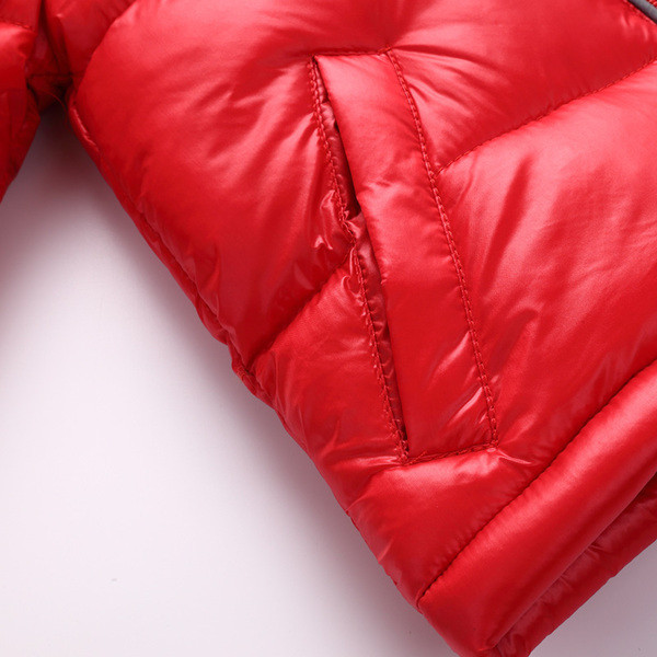 Moдерно детско яке с емблема подходящо за момчета и момичета