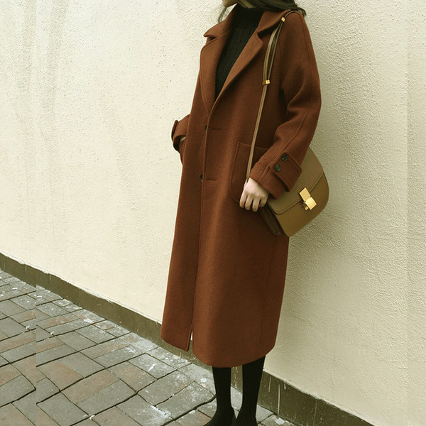 Модерно дамско палто с джобове и V-образна яка в два цвята 