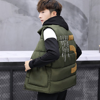 Мъжки спортен елек с джобове и щампа на гърба