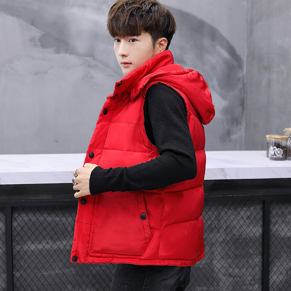 Мъжки спортен елек с джобове и щампа на гърба