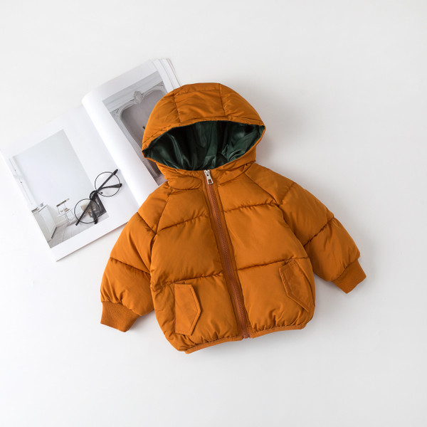 Семпло детско яке в няколко цвята подходящо за момчета и момичета