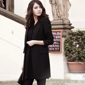 Palton elegant de damă cu buzunare în alb-negru