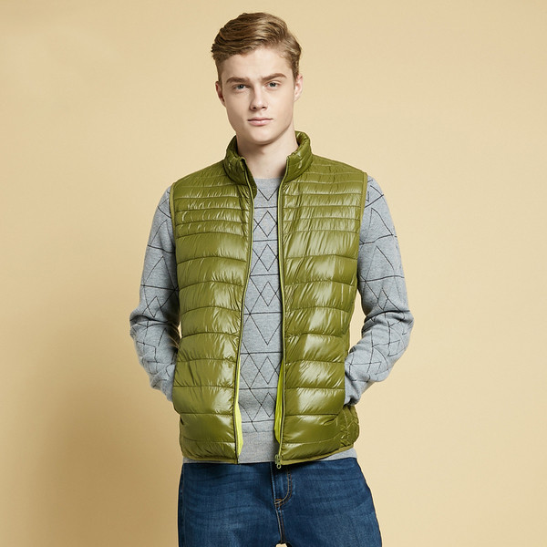 Мъжки елек в четири цвята с вътрешен джоб