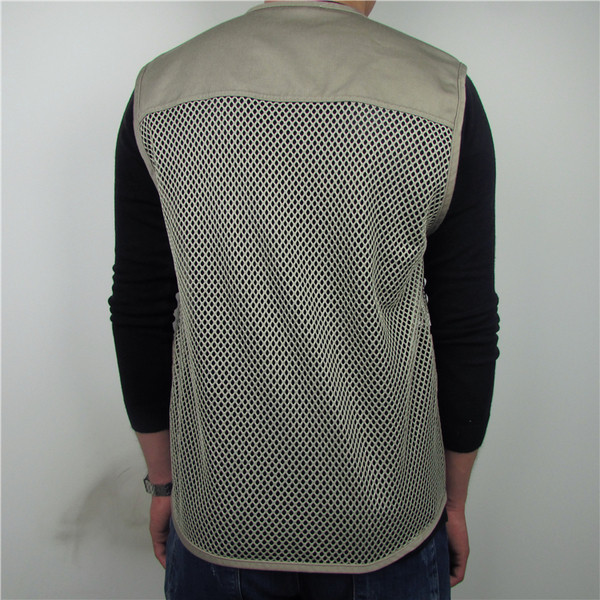 Мъжки елек с външни и вътрешни джобове в два цвята