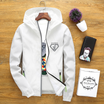 Мъжко ежедневно яке с надпис и качулка