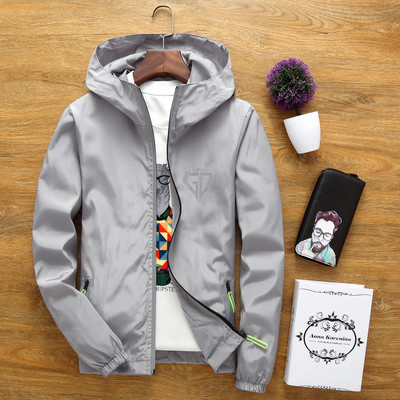 Мъжко ежедневно яке с надпис и качулка