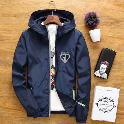 Мъжко ежедневно яке с надпис и качулка