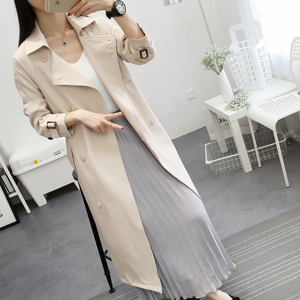 Стилно дамско палто дълъг модел с V-образна яка в бежов цвят 